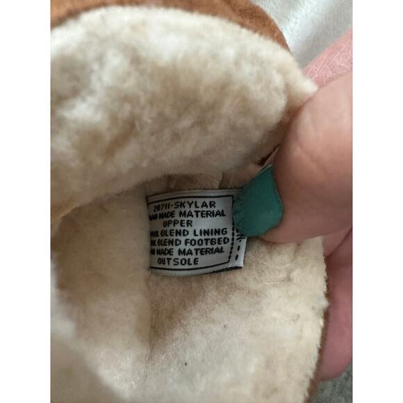 0-6M Bearpaw baby suede wool lined booties - Picture 5 of 6